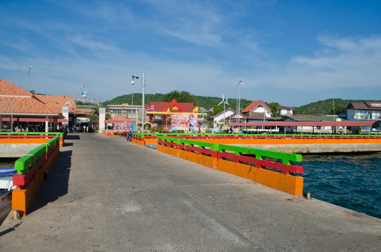Koh Larn Tha Na Baan